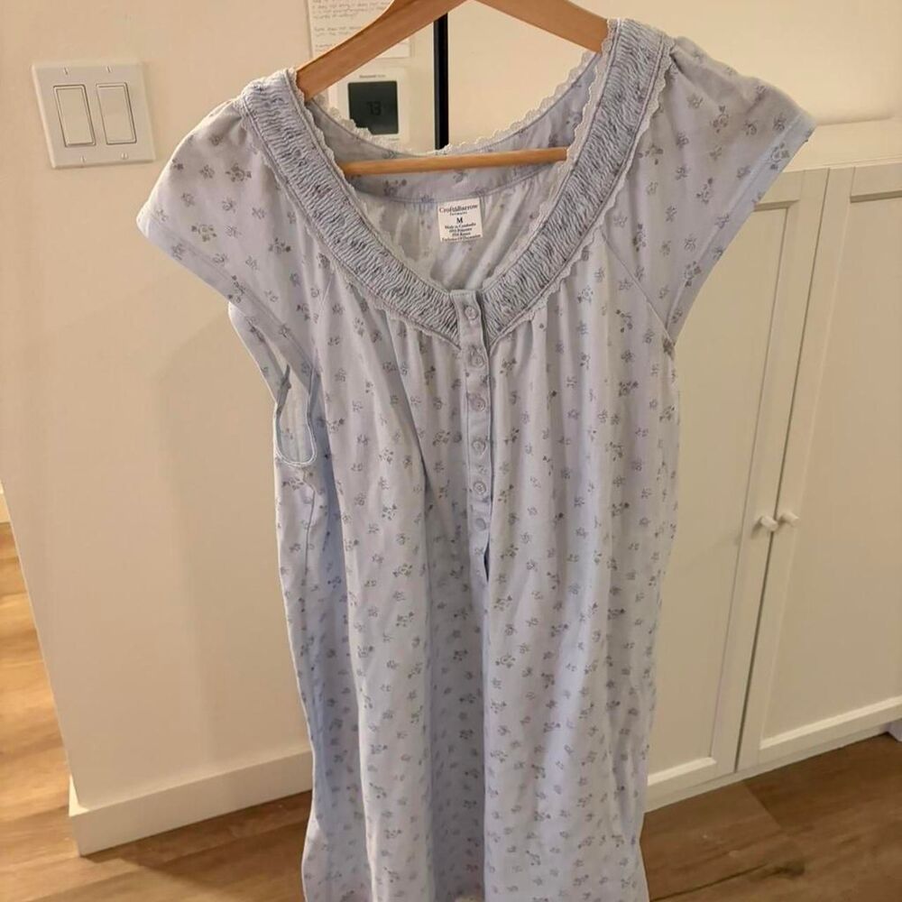 Croft & Barrow Blue Floral Smocked Nightgown Medium Short Sleeve Sleepwear